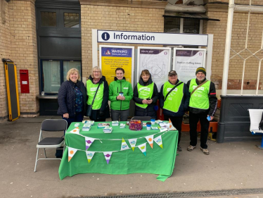 Jane Hunt MP with Samaritans volunteers 